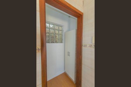 Casa à venda com 144m², 3 quartos e 4 vagas Casa à venda com 144m², 3 quartos e 4 vagasDespensa da cozinha