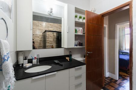 Casa à venda com 200m², 3 quartos e 2 vagasBanheiro
