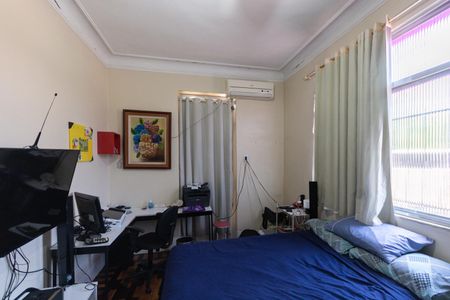 Casa à venda com 200m², 3 quartos e 2 vagasQuarto 2