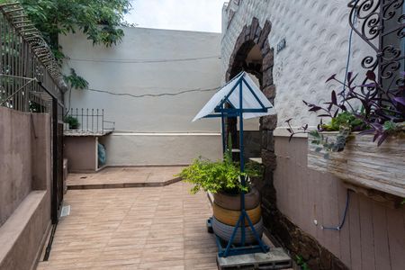 Casa à venda com 200m², 3 quartos e 2 vagasQuintal