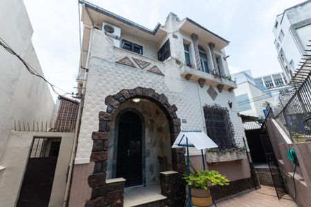 Casa à venda com 200m², 3 quartos e 2 vagasFachada