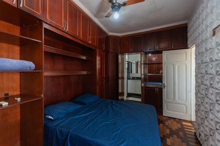 Casa à venda com 200m², 3 quartos e 2 vagasSuíte