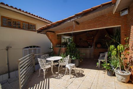 Casa para alugar com 400m², 4 quartos e 6 vagasChurrasqueira