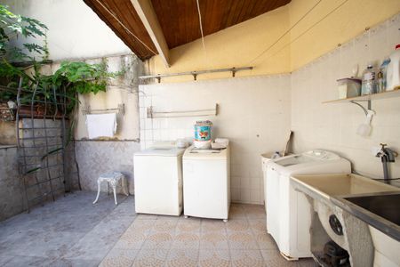 Casa para alugar com 400m², 4 quartos e 6 vagasÁrea de Serviço