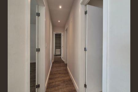 Apartamento à venda com 83m², 3 quartos e 1 vaga Apartamento à venda com 83m², 3 quartos e 1 vagaCorredor