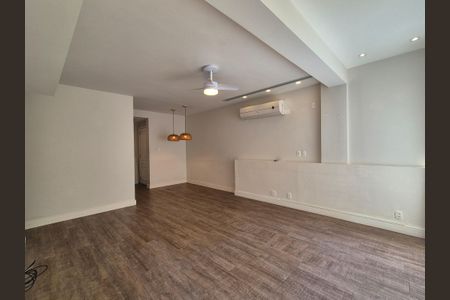 Apartamento à venda com 83m², 3 quartos e 1 vaga Apartamento à venda com 83m², 3 quartos e 1 vagaSala