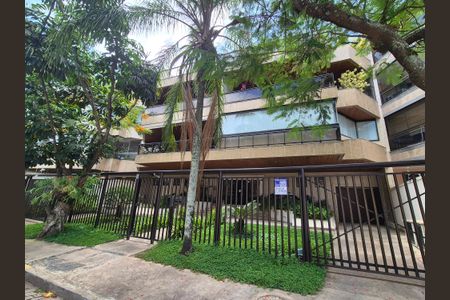 Apartamento à venda com 83m², 3 quartos e 1 vaga Apartamento à venda com 83m², 3 quartos e 1 vagaFachada