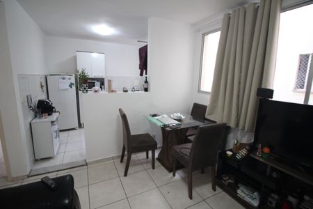 Sala de apartamento à venda com 2 quartos, 45m² em Industrial, Contagem
