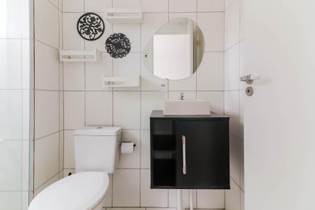 Banheiro de apartamento à venda com 1 quarto, 24m² em Vila Butantã, São Paulo