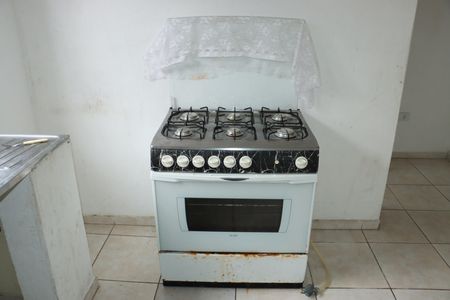 Casa para alugar com 1 quarto, 16m² em Jardim Dom Jose, Embu das Artes