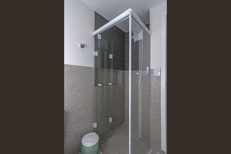 Apartamento à venda com 40m², 1 quarto e 1 vagabanheiro social_3