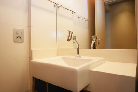 Apartamento para alugar com 120m², 2 quartos e 1 vaga Apartamento para alugar com 120m², 2 quartos e 1 vagabanheiro corredor