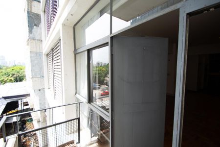 Apartamento para alugar com 120m², 2 quartos e 1 vaga Apartamento para alugar com 120m², 2 quartos e 1 vagavaranda sala