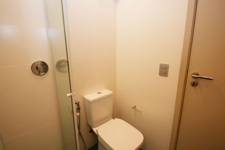 Apartamento para alugar com 120m², 2 quartos e 1 vaga Apartamento para alugar com 120m², 2 quartos e 1 vagabanheiro corredor