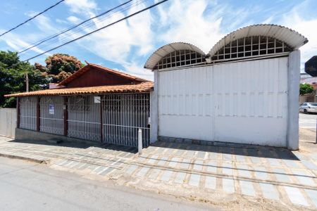 Casa à venda com 396m², 3 quartos e 2 vagasFachada