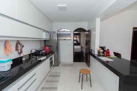 Casa à venda com 396m², 3 quartos e 2 vagasCozinha