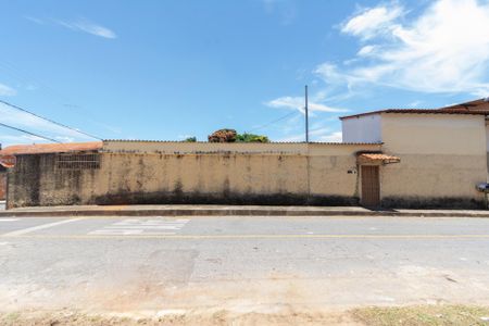 Casa à venda com 396m², 3 quartos e 2 vagasFachada Lateral