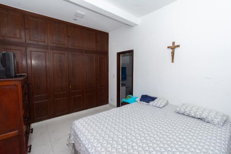 Casa à venda com 396m², 3 quartos e 2 vagasSuíte