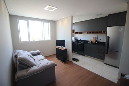 Sala de apartamento para alugar com 2 quartos, 46m² em Novo Riacho, Contagem