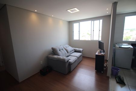 Sala de apartamento para alugar com 2 quartos, 46m² em Novo Riacho, Contagem