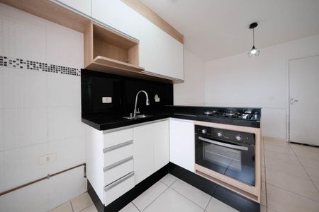 Sala/Cozinha de apartamento para alugar com 2 quartos, 42m² em Vila Nhocuné, São Paulo