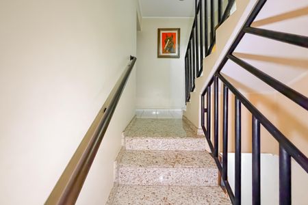 Casa para alugar com 200m², 3 quartos e 3 vagasEscada - 1 Piso