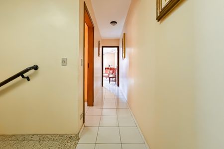 Casa para alugar com 200m², 3 quartos e 3 vagasCorredor - 1 Piso