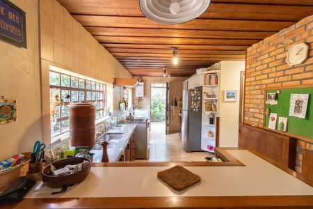 Casa à venda com 209m², 4 quartos e 2 vagasCozinha e Área de Serviço