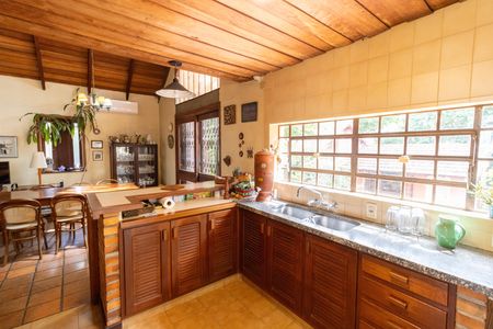 Casa à venda com 209m², 4 quartos e 2 vagasCozinha e Área de Serviço