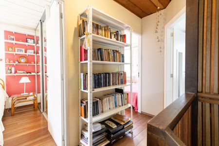 Casa à venda com 209m², 4 quartos e 2 vagasCorredor