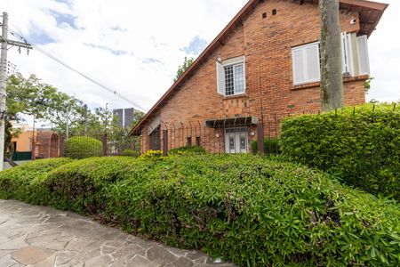 Casa à venda com 209m², 4 quartos e 2 vagasFachada
