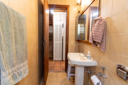Casa à venda com 209m², 4 quartos e 2 vagasBanheiro 1