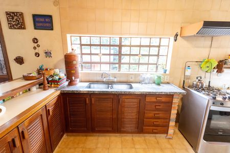 Casa à venda com 209m², 4 quartos e 2 vagasCozinha e Área de Serviço