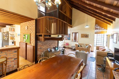 Casa à venda com 209m², 4 quartos e 2 vagasSala