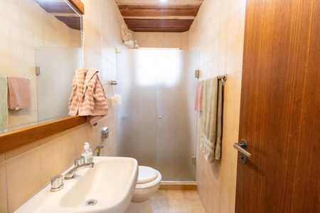 Casa à venda com 209m², 4 quartos e 2 vagasBanheiro 1