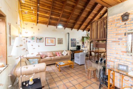 Sala de casa à venda com 4 quartos, 200m² em Glória, Porto Alegre