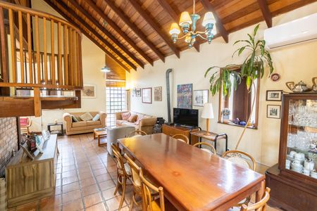 Casa à venda com 209m², 4 quartos e 2 vagasSala