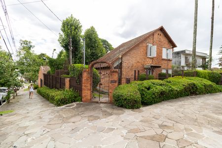 Casa à venda com 209m², 4 quartos e 2 vagasFachada