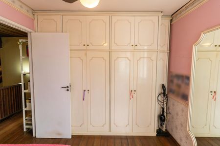 Casa à venda com 209m², 4 quartos e 2 vagasQuarto 4