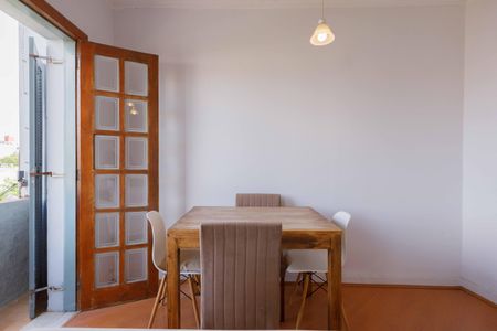 Sala de apartamento para alugar com 3 quartos, 81m² em Petrópolis, Porto Alegre