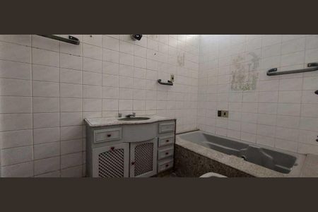 Casa para alugar com 200m², 5 quartos e 1 vaga