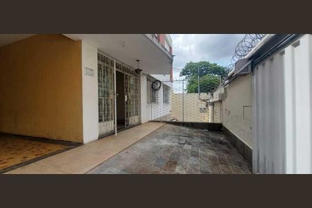 Casa para alugar com 200m², 5 quartos e 1 vaga