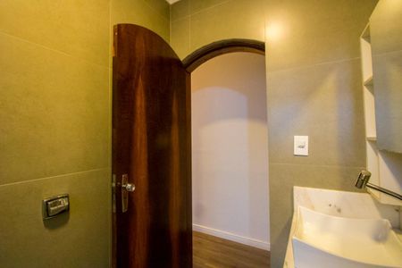 Casa à venda com 177m², 3 quartos e 2 vagasBanheiro social