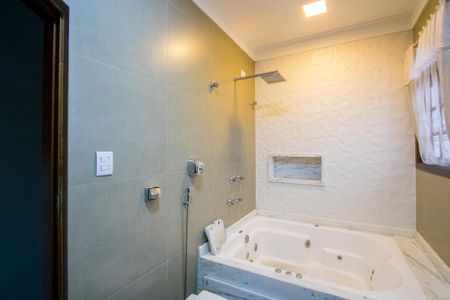 Casa à venda com 177m², 3 quartos e 2 vagasBanheiro do quarto 1