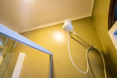 Casa à venda com 177m², 3 quartos e 2 vagasBanheiro social