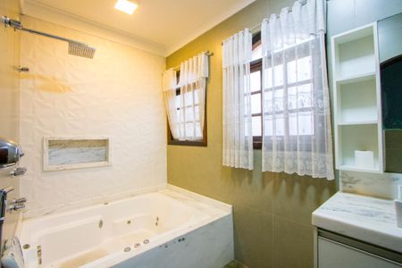 Casa à venda com 177m², 3 quartos e 2 vagasBanheiro do quarto 1