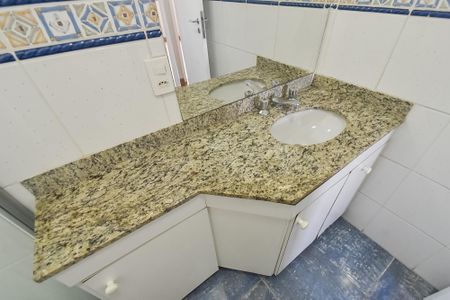 Apartamento à venda com 82m², 3 quartos e 2 vagas Apartamento à venda com 82m², 3 quartos e 2 vagasBanheiro