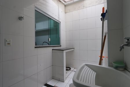 Casa de condomínio à venda com 69m², 2 quartos e 1 vagaLavanderia