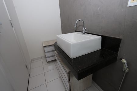 Casa de condomínio à venda com 69m², 2 quartos e 1 vagaBanheiro da Suíte 1