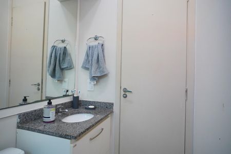 Apartamento à venda com 69m², 3 quartos e 2 vagasBanheiro 